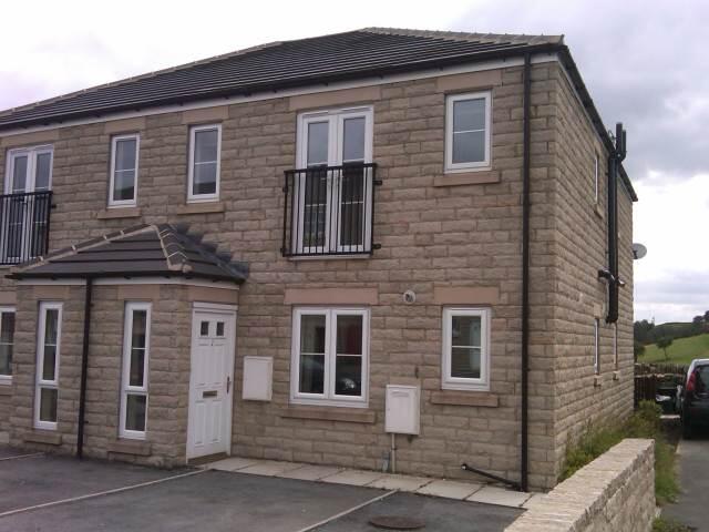 2 bed End of Terrace for rent in Wainstalls. From Patchett Homes - Bradford