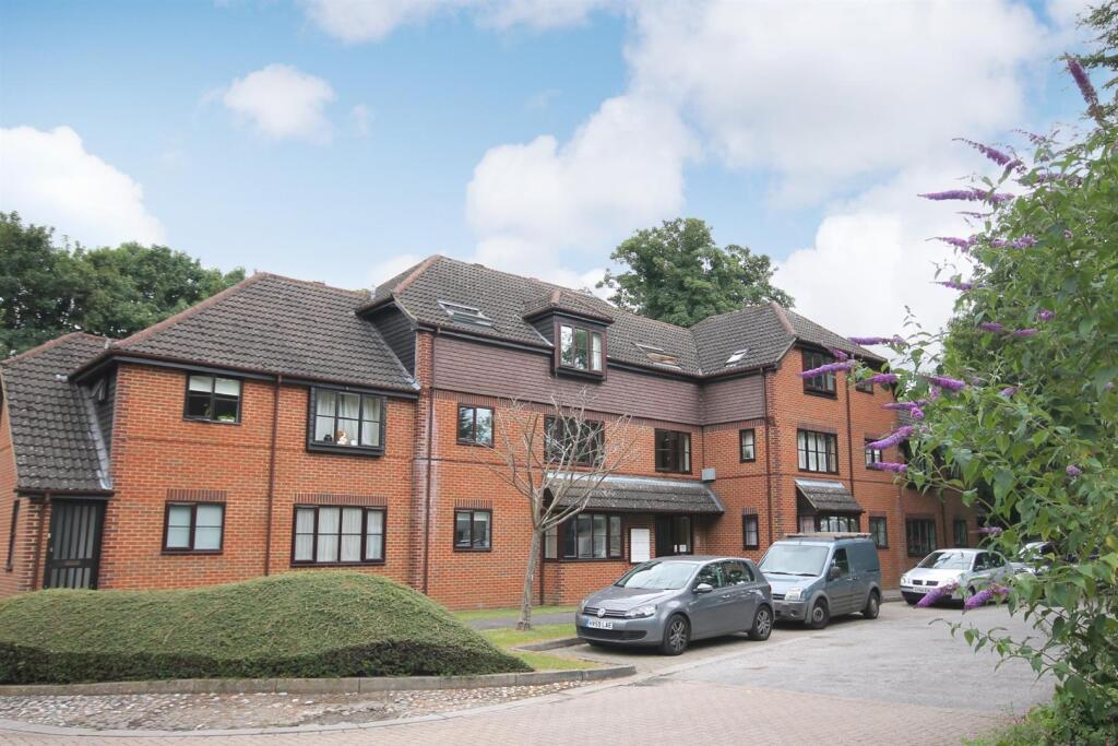 2 bed Annexe for rent in Dorking. From Patrick Gardner - Dorking