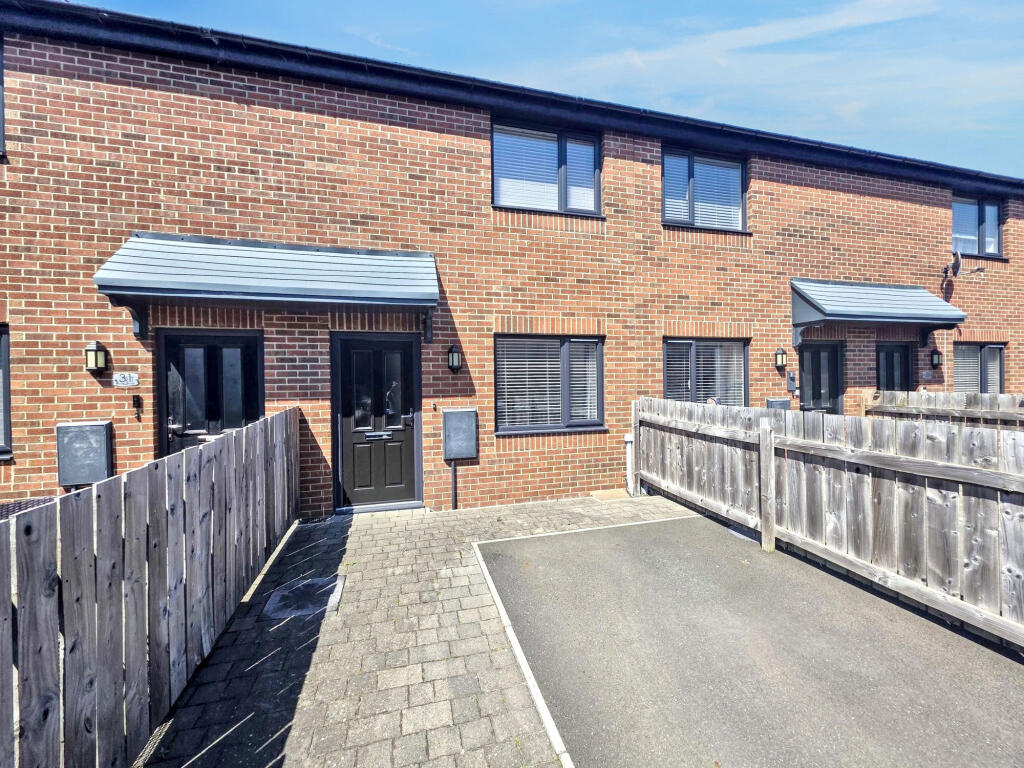 2 bed Mid Terraced House for rent in Dudley. From Pattinson Estate Agents - Cramlington