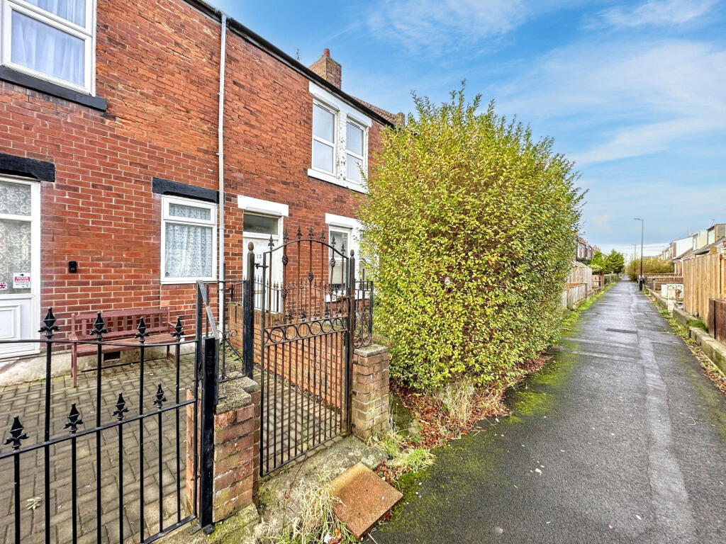 3 bed Mid Terraced House for rent in Sunderland. From Pattinson Estate Agents - Sunderland