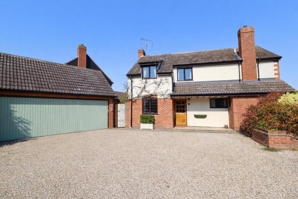 4 bed Detached for rent in Chelmsford. From Paul Mason Associates - Essex 4 bed Detached for rent in Chelmsford. From Paul Mason Associates - Essex