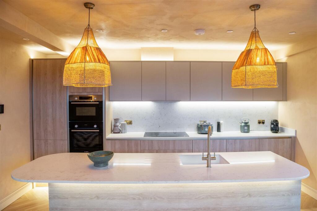 3 bed Apartment for rent in Brighton and Hove. From Pavilion Properties - Brighton