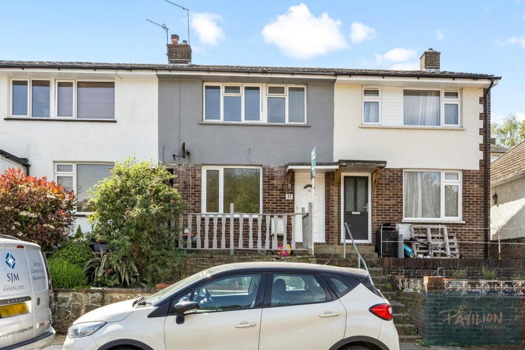 3 bed Mid Terraced House for rent in Portslade-by-Sea. From Pavilion Properties - Brighton