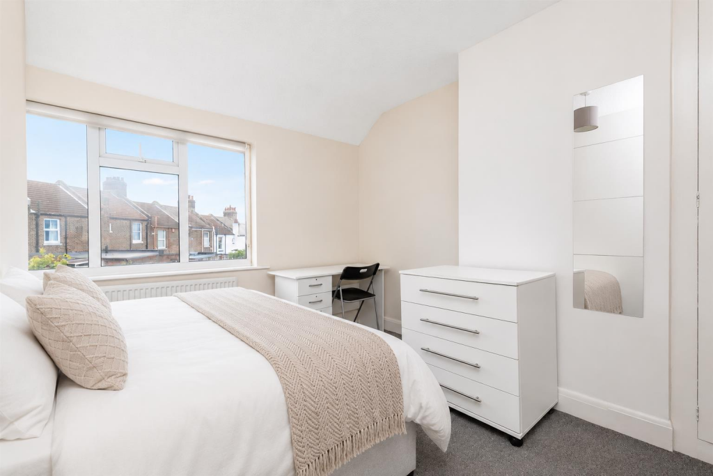 4 bed Detached for rent in Ovingdean. From Pavilion Properties - Brighton 4 bed Detached for rent in Ovingdean. From Pavilion Properties - Brighton