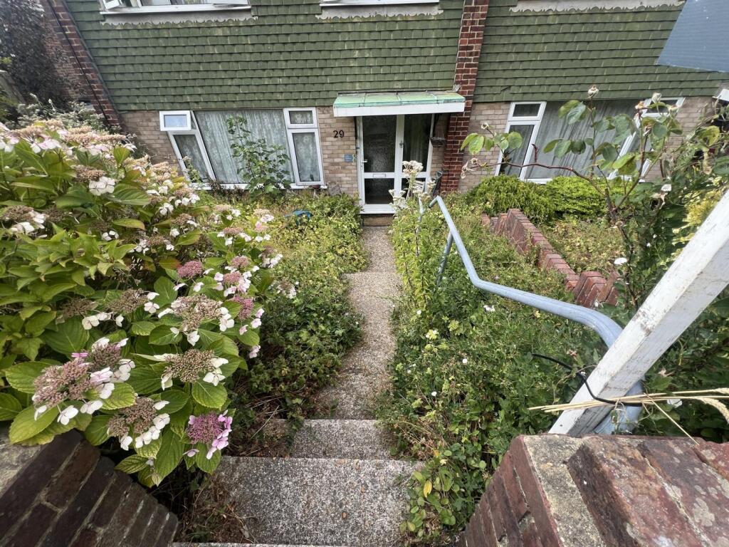4 bed Mid Terraced House for rent in Ovingdean. From Pavilion Properties - Brighton