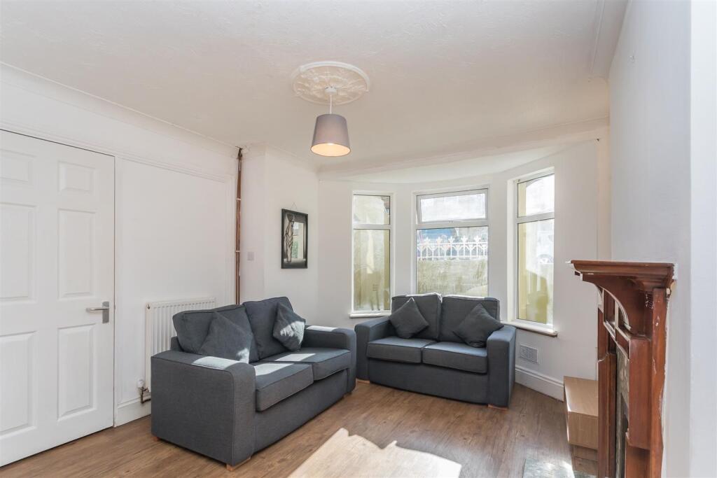 4 bed Mid Terraced House for rent in Ovingdean. From Pavilion Properties - Brighton 4 bed Mid Terraced House for rent in Ovingdean. From Pavilion Properties - Brighton