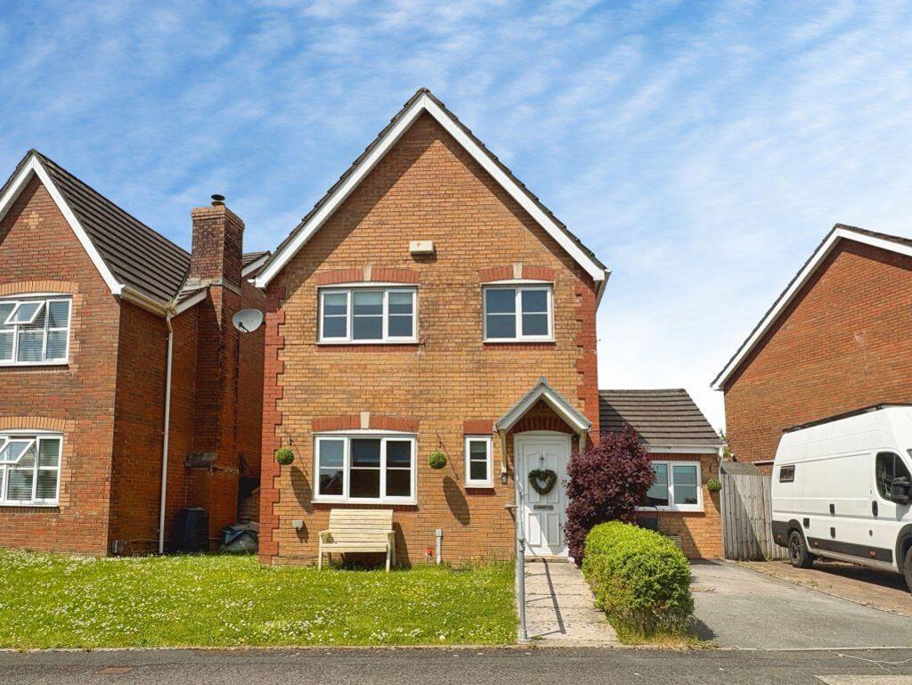 3 bed Detached for rent in Bridgend. From Payton Jewell Caines - Pencoed