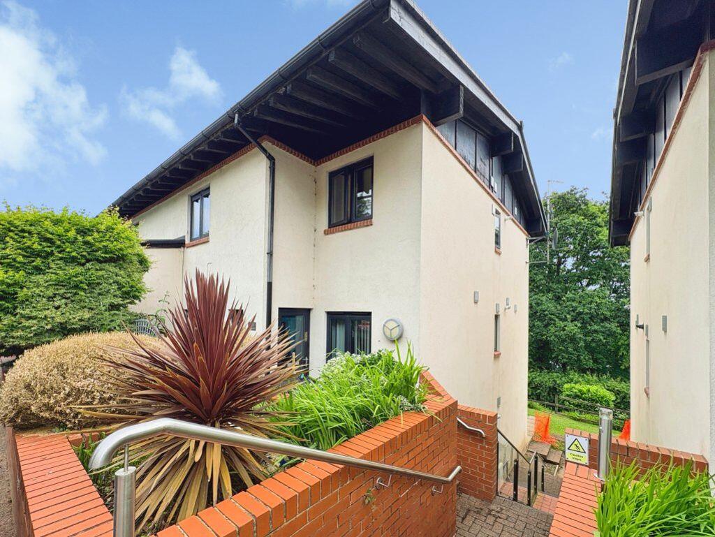 2 bed 1st Floor Flat for rent in Bridgend. From Payton Jewell Caines - Pencoed