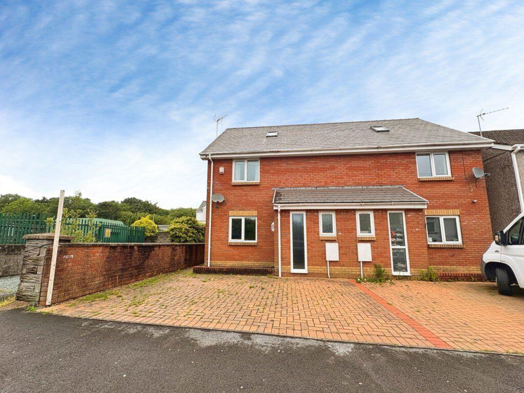 3 bed Detached for rent in Aberkenfig. From Payton Jewell Caines - Pencoed