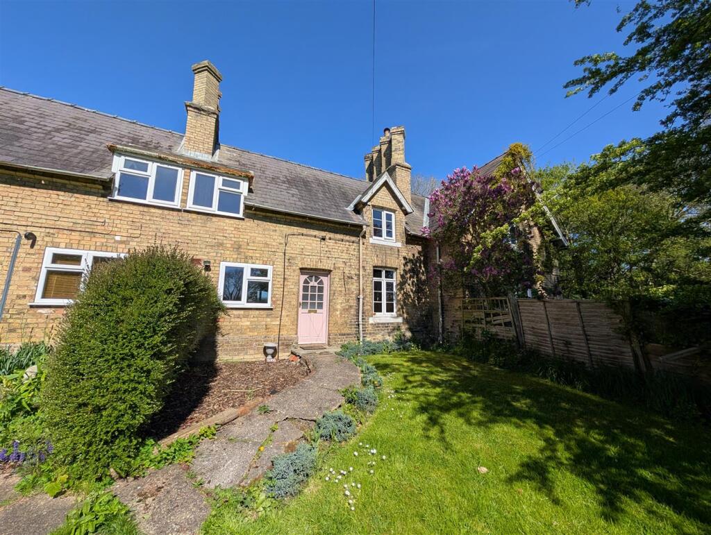 2 bed Cottage for rent in Lissington. From Perkins George Mawer & Co. - Commercial 2 bed Cottage for rent in Lissington. From Perkins George Mawer & Co. - Commercial