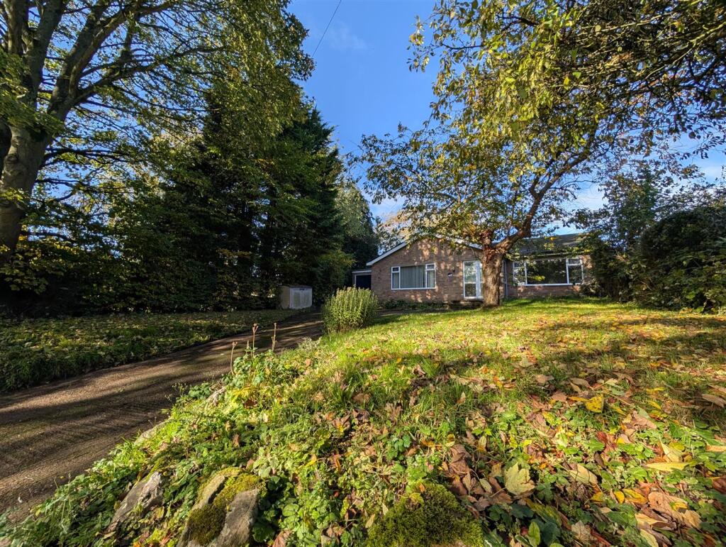 3 bed Detached bungalow for rent in South Willingham. From Perkins George Mawer & Co. - Commercial 3 bed Detached bungalow for rent in South Willingham. From Perkins George Mawer & Co. - Commercial