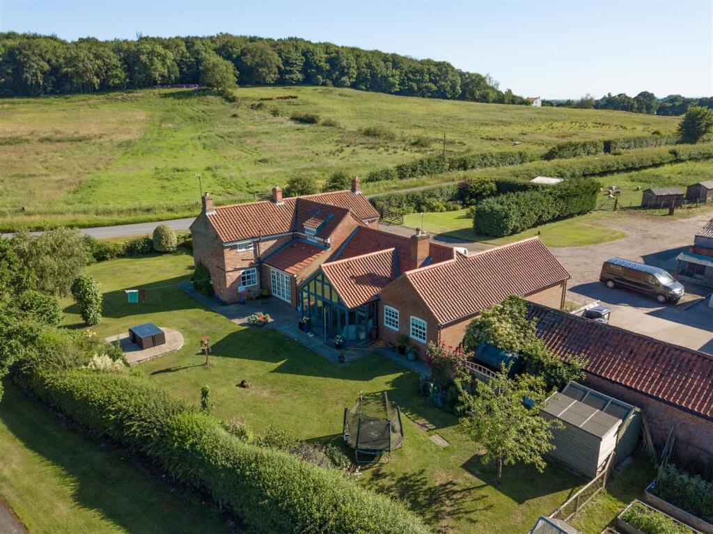 4 bed Farm House for rent in Market Rasen. From Perkins George Mawer & Co. - Commercial