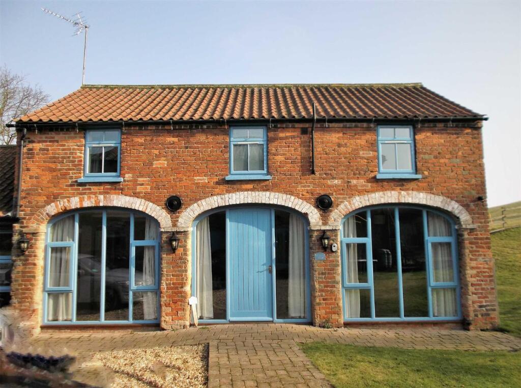 3 bed Barn Conversion for rent in Rothwell. From Perkins George Mawer & Co. - Commercial 3 bed Barn Conversion for rent in Rothwell. From Perkins George Mawer & Co. - Commercial