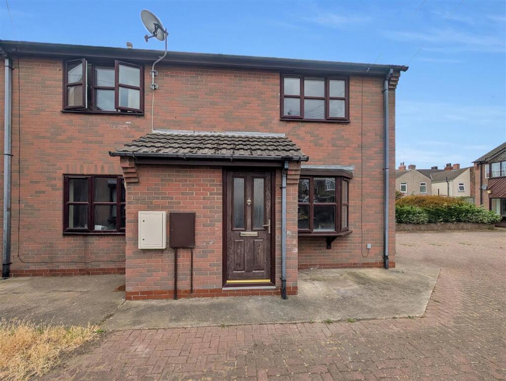 2 bed End of Terrace for rent in Cleethorpes. From Perkins George Mawer & Co. - Commercial 2 bed End of Terrace for rent in Cleethorpes. From Perkins George Mawer & Co. - Commercial