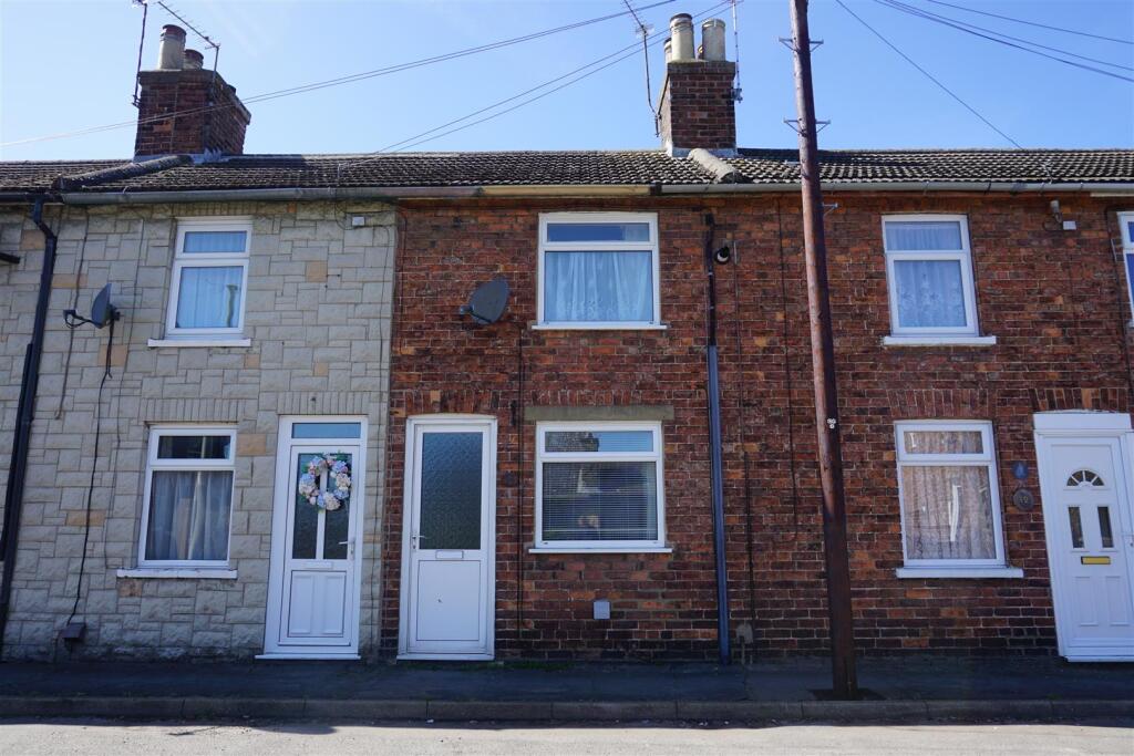 2 bed Mid Terraced House for rent in Market Rasen. From Perkins George Mawer & Co. - Commercial