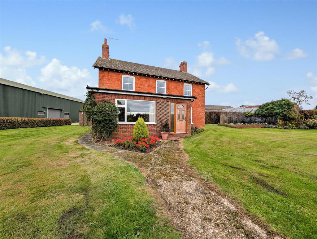 3 bed Detached for rent in East Barkwith. From Perkins George Mawer & Co. - Commercial 3 bed Detached for rent in East Barkwith. From Perkins George Mawer & Co. - Commercial