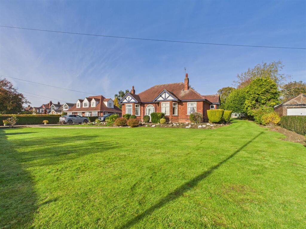 4 bed Detached bungalow for rent in North Ferriby. From Philip Bannister & Co - Hessle
