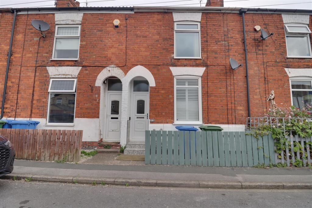 2 bed Mid Terraced House for rent in Hessle. From Philip Bannister & Co - Hessle