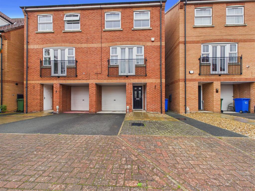 3 bed Town House for rent in Hessle. From Philip Bannister & Co - Hessle 3 bed Town House for rent in Hessle. From Philip Bannister & Co - Hessle
