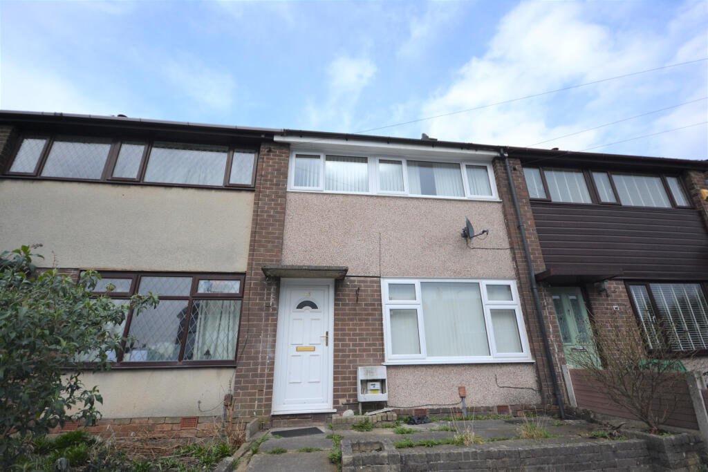 3 bed Mid Terraced House for rent in Atherton. From Philip Ellis Properties Limited - Whitefield