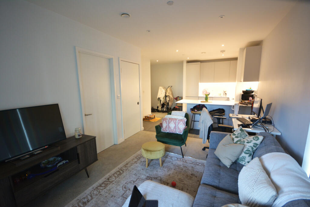 1 bed Apartment for rent in Manchester. From Philip Ellis Properties Limited - Whitefield