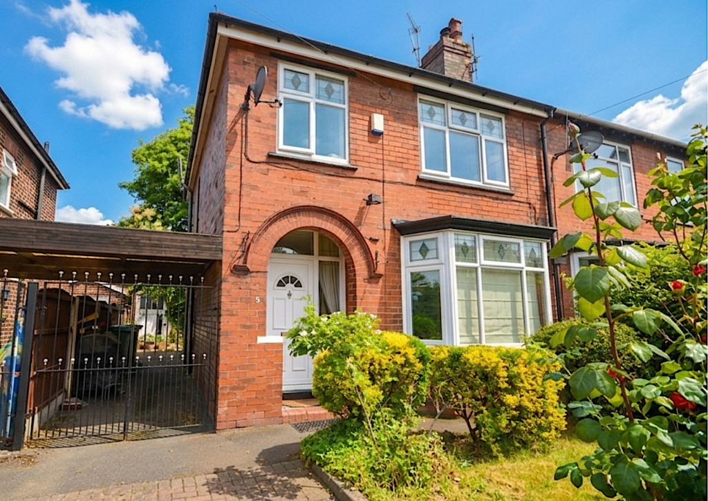 3 bed Semi Detached for rent in Simister. From Philip Ellis Properties Limited - Whitefield 3 bed Semi Detached for rent in Simister. From Philip Ellis Properties Limited - Whitefield