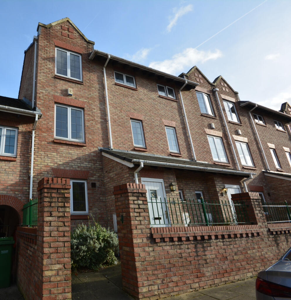 3 bed Semi Detached for rent in Hale. From Philip Ellis Properties Limited - Whitefield