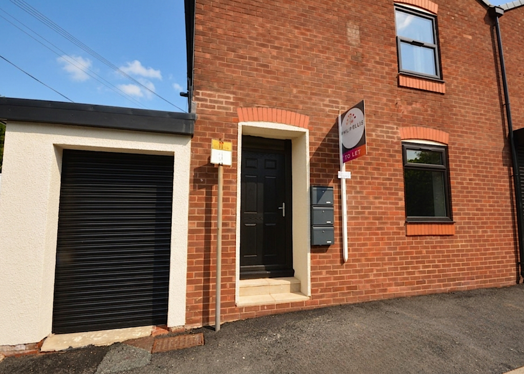 3 bed End of Terrace for rent in Simister. From Philip Ellis Properties Limited - Whitefield 3 bed End of Terrace for rent in Simister. From Philip Ellis Properties Limited - Whitefield