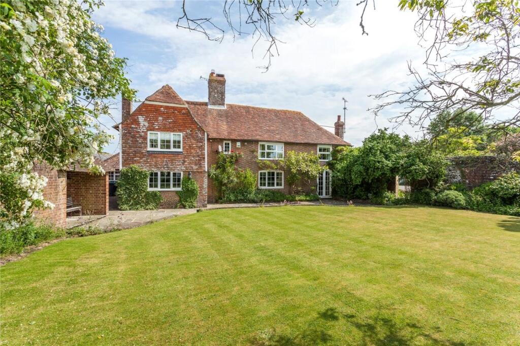 6 bed Detached for rent in Robertsbridge. From Phillips & Stubbs - Rye