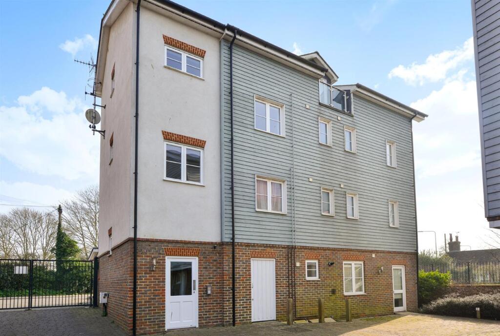 2 bed Apartment for rent in Rye. From Phillips & Stubbs - Rye