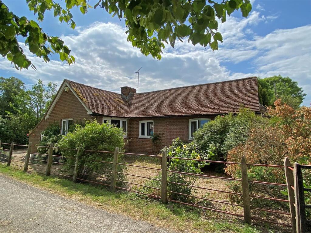 2 bed Detached bungalow for rent in Icklesham. From Phillips & Stubbs - Rye