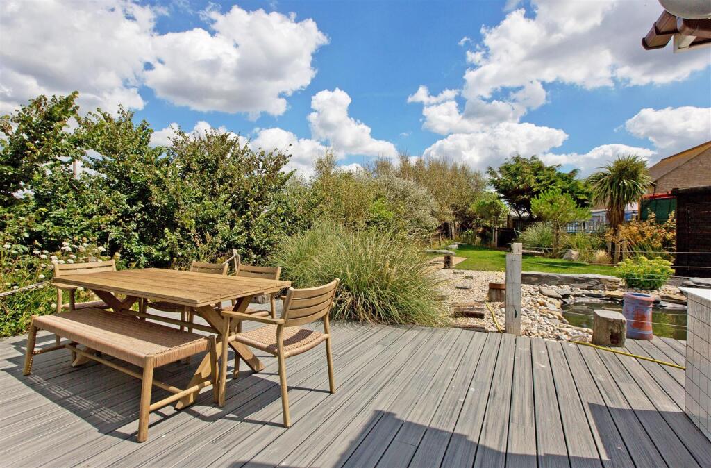 3 bed Detached bungalow for rent in Camber. From Phillips & Stubbs - Rye