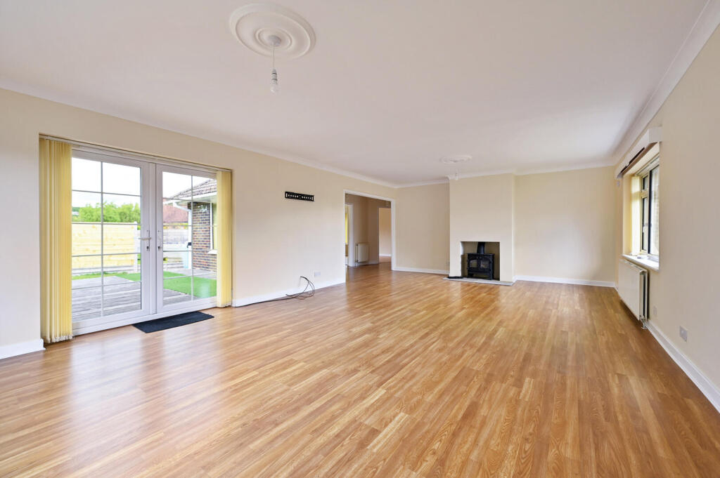 2 bed Detached bungalow for rent in Hastings. From Phillips & Stubbs - Rye 2 bed Detached bungalow for rent in Hastings. From Phillips & Stubbs - Rye