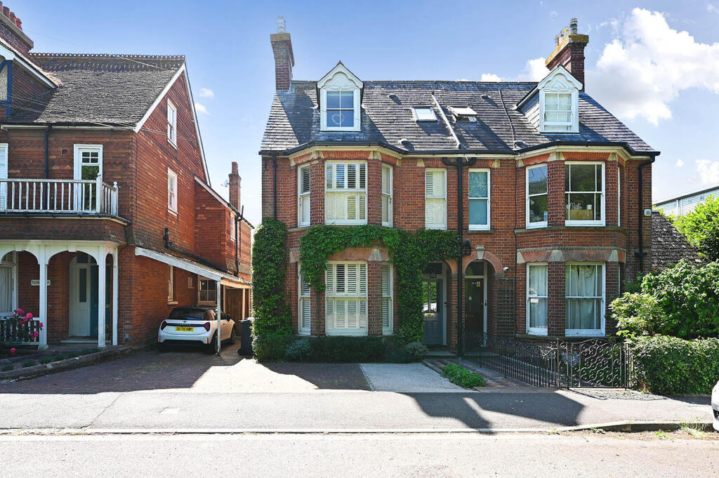 4 bed Semi Detached for rent in Rye. From Phillips & Stubbs - Rye 4 bed Semi Detached for rent in Rye. From Phillips & Stubbs - Rye