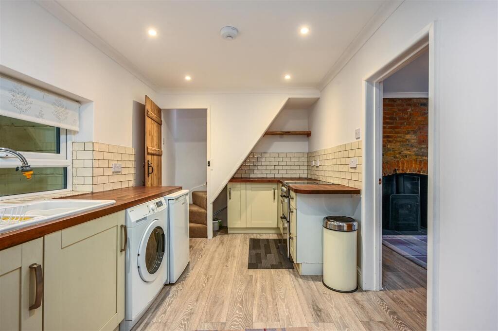 2 bed End of Terrace for rent in Rye. From Phillips & Stubbs - Rye 2 bed End of Terrace for rent in Rye. From Phillips & Stubbs - Rye