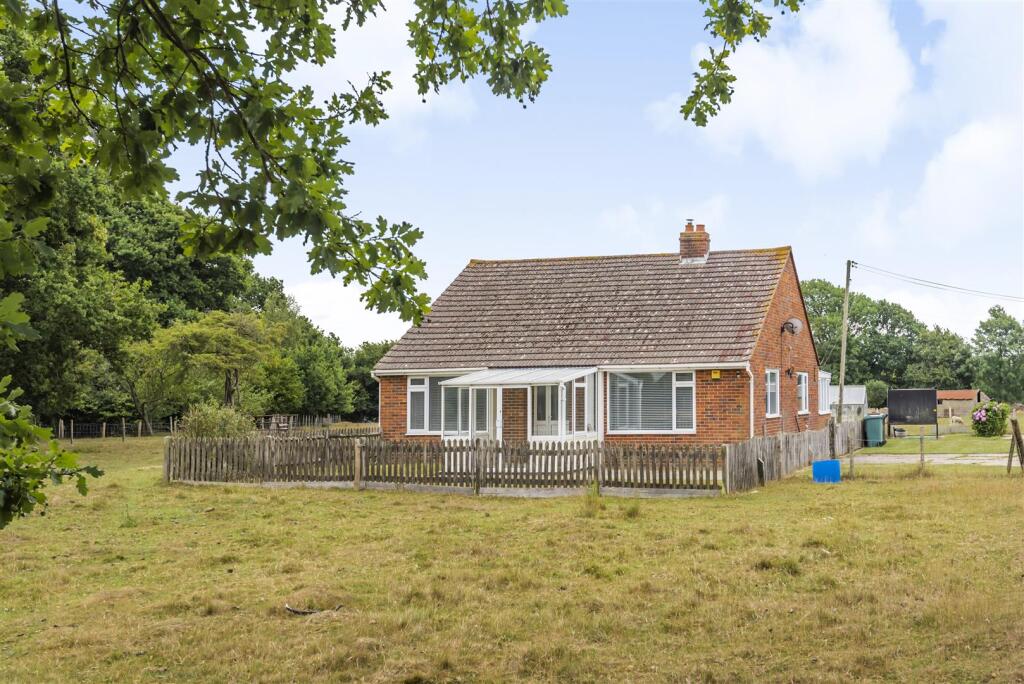 3 bed Detached bungalow for rent in Iden. From Phillips & Stubbs - Rye