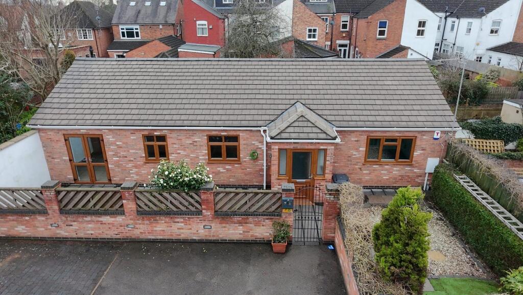 3 bed Detached bungalow for rent in Stoughton. From Phillips George Estate Agents - Leicester