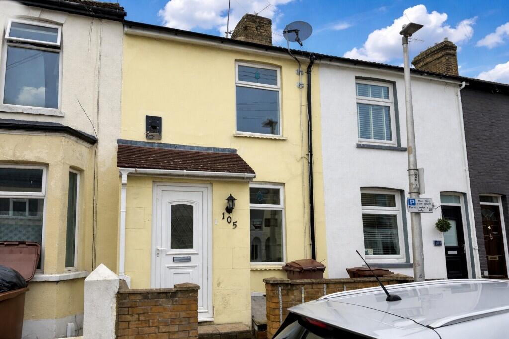 3 bed Mid Terraced House for rent in Gillingham. From Phoenix Property Services - Gillingham