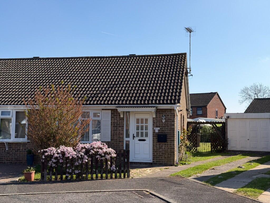 2 bed Semi-detached bungalow for rent in Blue Bell Hill. From Phoenix Property Services - Gillingham