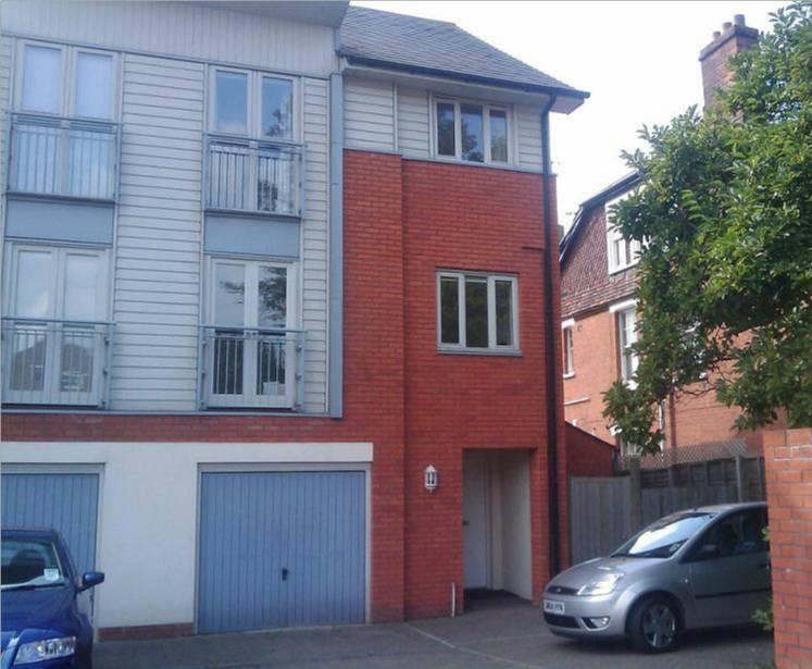 5 bed Town House for rent in Boxley. From Phoenix Property Services - Gillingham