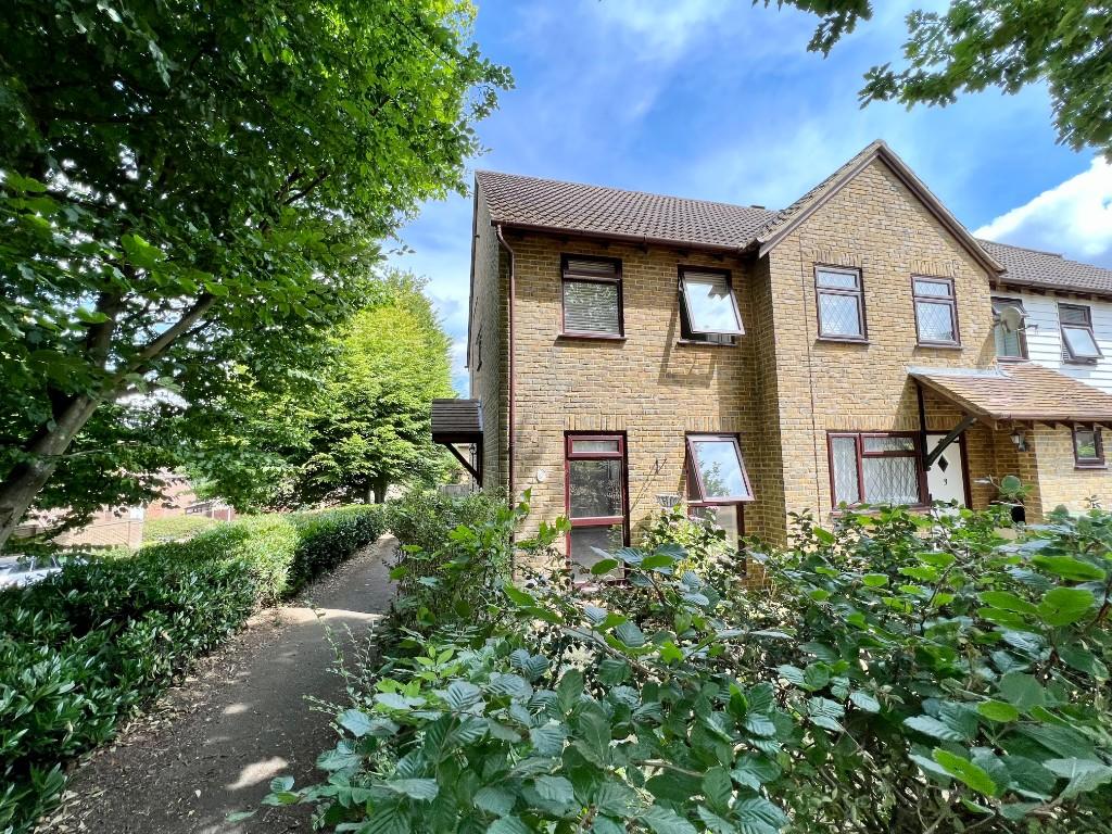 2 bed End of Terrace for rent in Blue Bell Hill. From Phoenix Property Services - Gillingham
