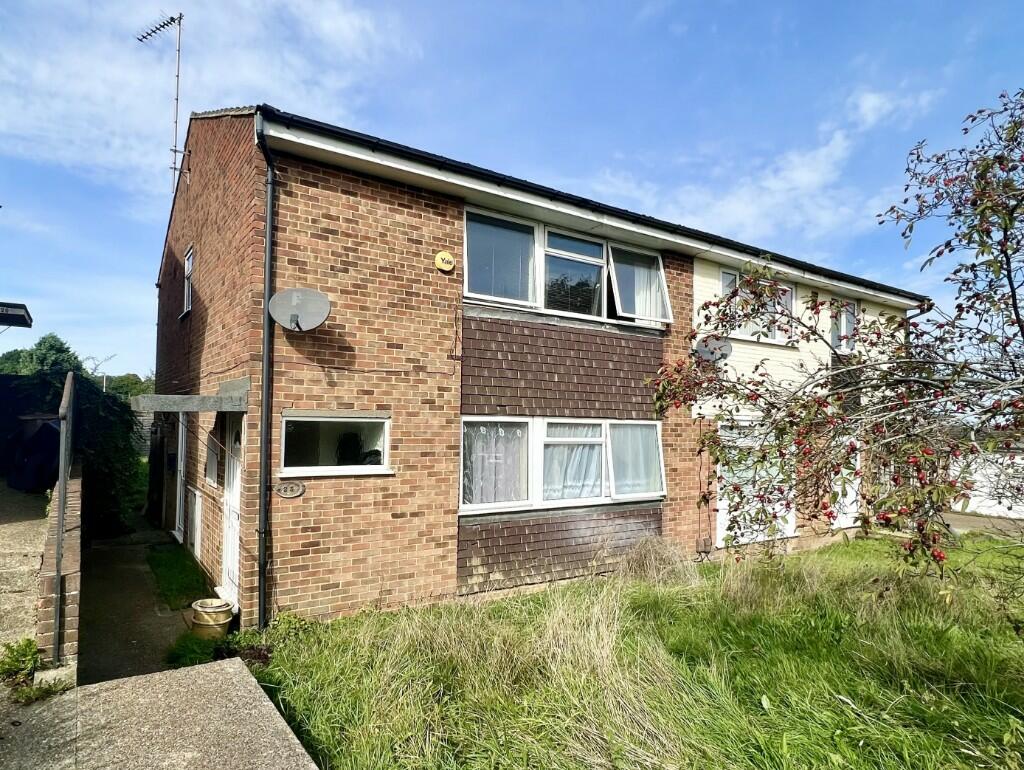 2 bed 1st Floor Flat for rent in Blue Bell Hill. From Phoenix Property Services - Gillingham