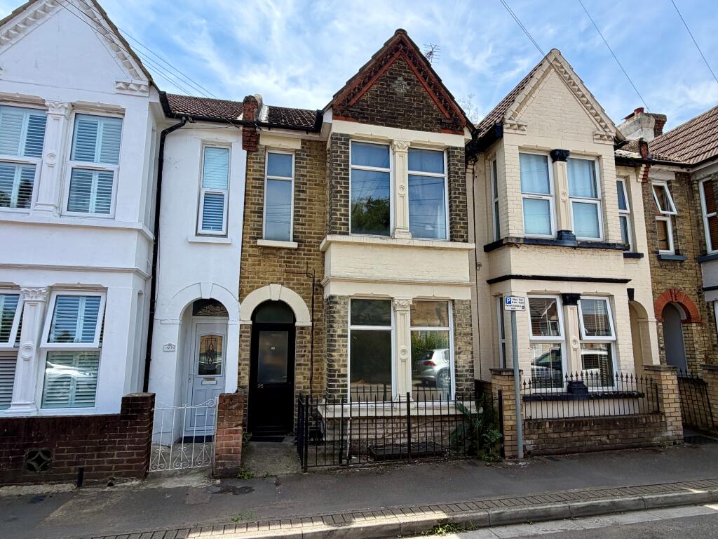 3 bed Mid Terraced House for rent in Lower Twydall. From Phoenix Property Services - Gillingham 3 bed Mid Terraced House for rent in Lower Twydall. From Phoenix Property Services - Gillingham