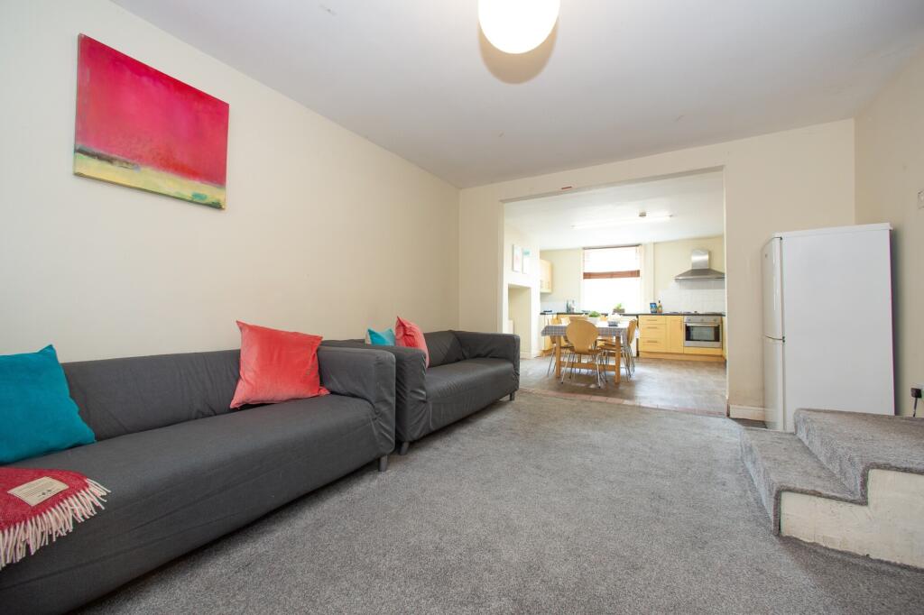 8 bed Mid Terraced House for rent in Leeds. From Pickard Leeds Limited - Leeds