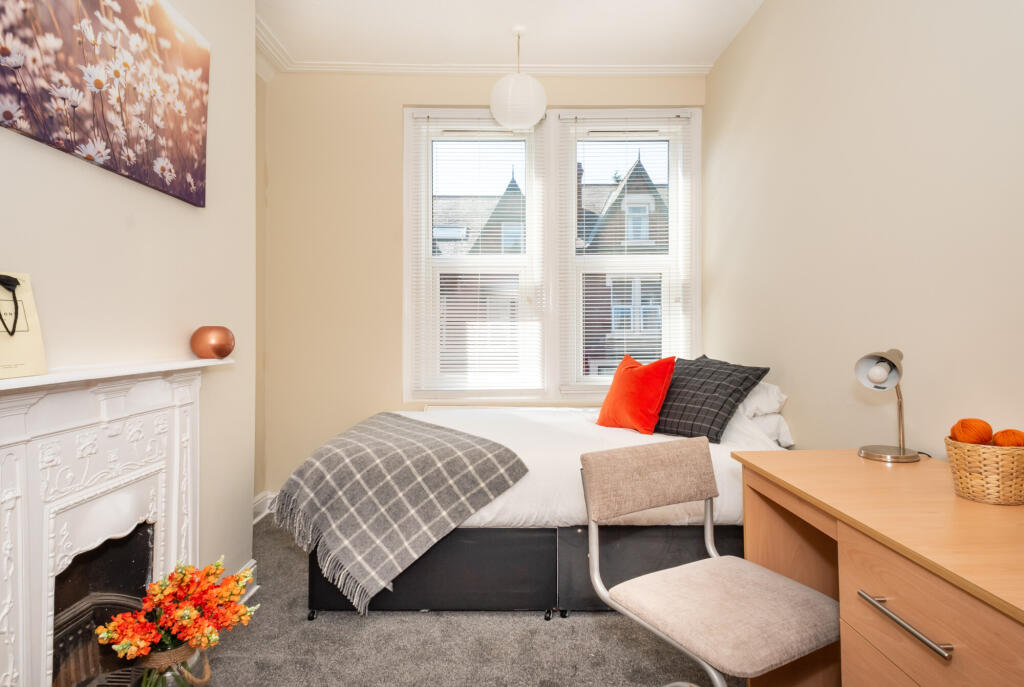 6 bed Mid Terraced House for rent in Leeds. From Pickard Leeds Limited - Leeds 6 bed Mid Terraced House for rent in Leeds. From Pickard Leeds Limited - Leeds