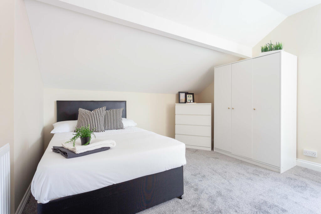 1 bed Mid Terraced House for rent in Leeds. From Pickard Leeds Limited - Leeds