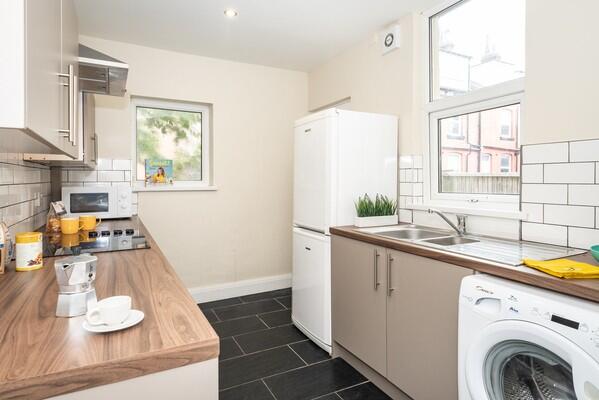 5 bed Town House for rent in Leeds. From Pickard Leeds Limited - Leeds
