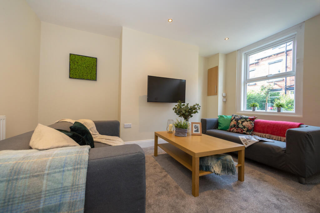 6 bed Mid Terraced House for rent in Leeds. From Pickard Leeds Limited - Leeds 6 bed Mid Terraced House for rent in Leeds. From Pickard Leeds Limited - Leeds