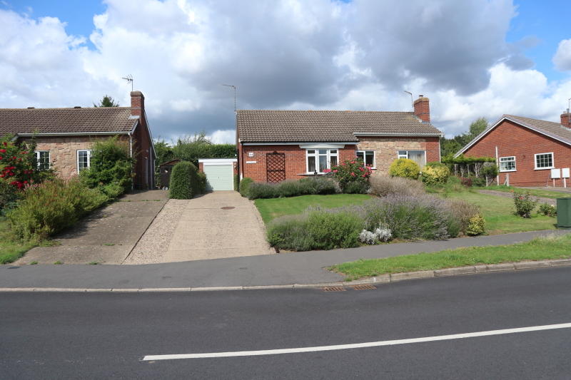 1 bed Semi-detached bungalow for rent in Grantham. From Pigott & Hall - Grantham