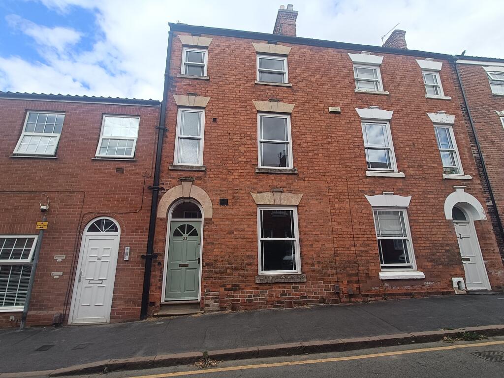 4 bed Town House for rent in Grantham. From Pigott & Hall - Grantham